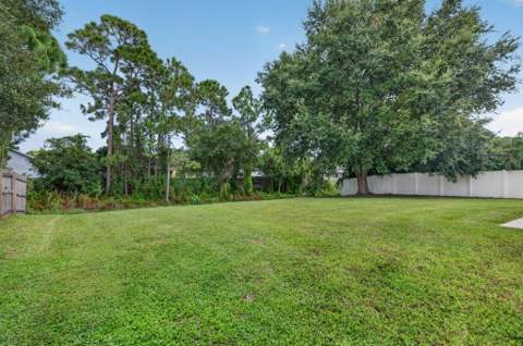 1965 SW Bellevue Avenue, Port St. Lucie FL - photo 8 of 32