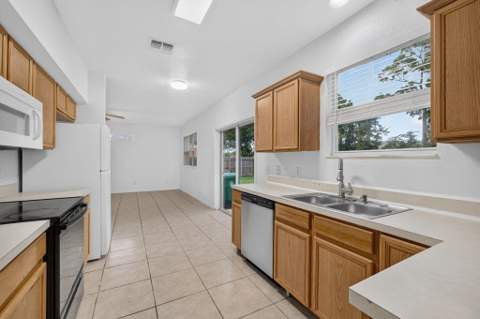 1965 SW Bellevue Avenue, Port St. Lucie FL - photo 13 of 32