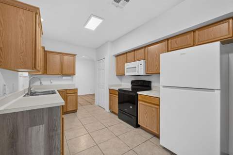 1965 SW Bellevue Avenue, Port St. Lucie FL - photo 14 of 32