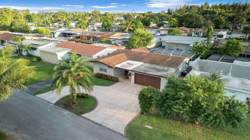 3 bedroom Single Family Residence at 6736 Pansy Drive, Miramar Isles Sec 5, Miramar — photo 2