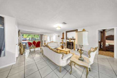 6736 Pansy Drive, Miramar FL - photo 6 of 39