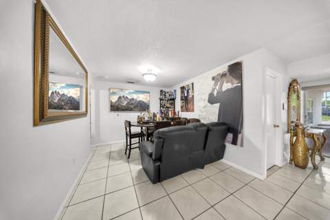6736 Pansy Drive, Miramar FL - photo 7 of 39