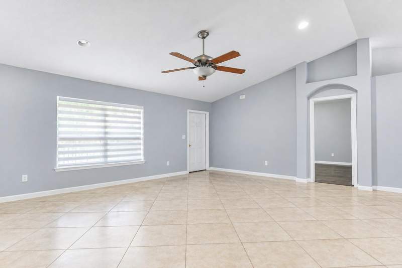 4 bedroom Single Family Residence at 16873 62nd Road, 36-42-40~ S 272.9 Ft Of N 4016.4 Ft Of E 204.6 Ft, The Acreage — photo 4