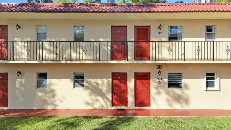 1 bedroom Condominium at 1989 SW Palm City Road #C, King Mountain Condo (Aka Monterey Yacht & Country, Stuart — photo 3