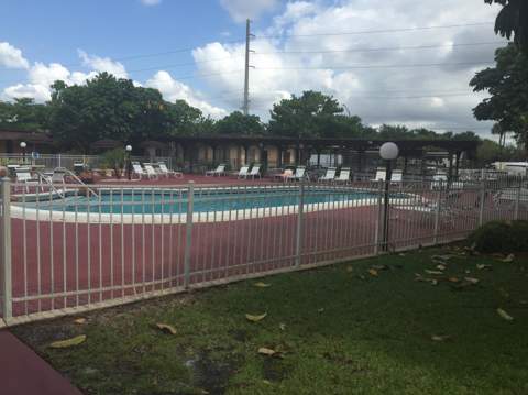 2800 NW 47th Terrace #304B, Lauderdale Lakes FL - photo 18 of 28