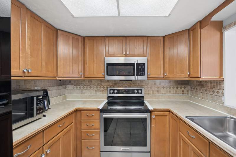 3 bedroom Single Family Residence at 1101 SE Puritan Lane, Port St Lucie Section 3, Port St. Lucie — photo 4