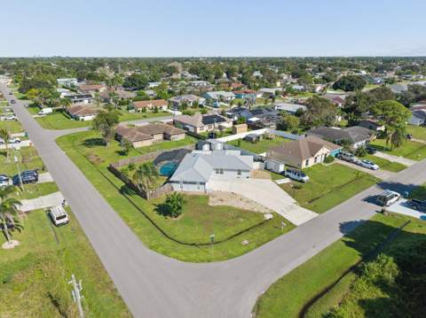 1101 SE Puritan Lane, Port St. Lucie FL - photo 21 of 28