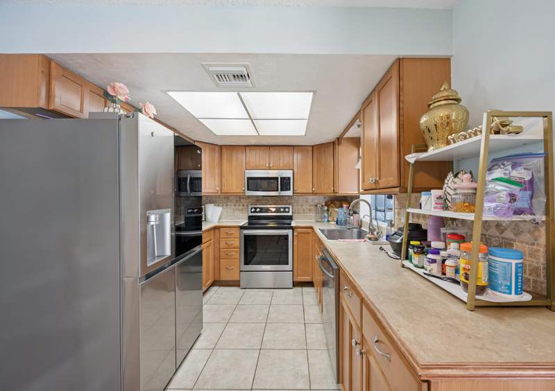 3 bedroom Single Family Residence at 1101 SE Puritan Lane, Port St Lucie Section 3, Port St. Lucie — photo 3