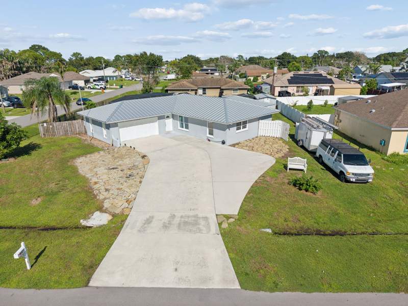 3 bedroom Single Family Residence at 1101 SE Puritan Lane, Port St Lucie Section 3, Port St. Lucie — photo 2