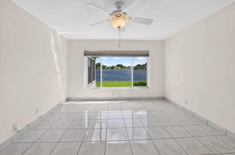 5537 Mirror Lakes Boulevard, Boynton Beach FL - photo 24 of 43