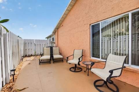 5537 Mirror Lakes Boulevard, Boynton Beach FL - photo 10 of 43