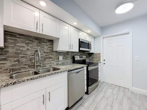 3121 NE 51st Street #102E, Fort Lauderdale FL - photo 7 of 55