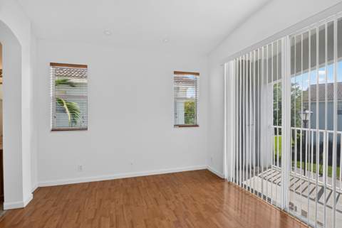 3037 Laurel Ridge Circle, Riviera Beach FL - photo 10 of 43