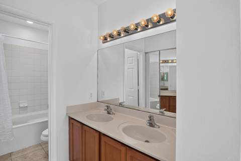 3037 Laurel Ridge Circle, Riviera Beach FL - photo 12 of 43