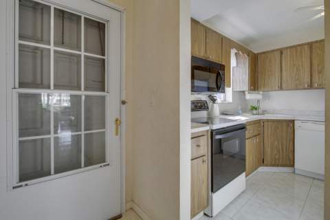 1989 SW Palm City Road #C, Stuart FL - photo 6 of 34