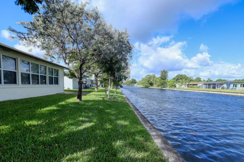 2 bedroom Single Family Residence at 7305 NW 58th Court, Mainlands Of Tamarac Lakes, Tamarac — photo 3