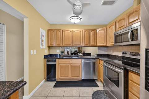 930 Savannas Point Drive #B, Fort Pierce FL - photo 13 of 31