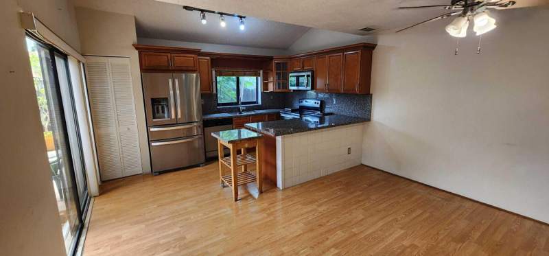 2 bedroom Townhouse at 631 NW 132nd Terrace, Lago West Cluster Homes Phase II, Plantation — photo 4