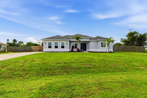 296 SW Millard Drive, Port St. Lucie FL - photo 11 of 38
