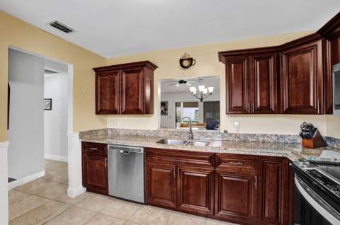 6120 Fairfield Circle, Greenacres FL - photo 13 of 33