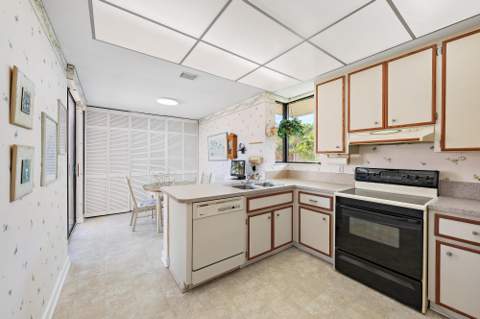 275 Old Meadow Way, Palm Beach Gardens FL - photo 11 of 38