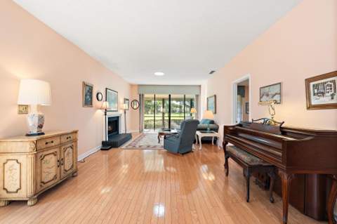 275 Old Meadow Way, Palm Beach Gardens FL - photo 7 of 38