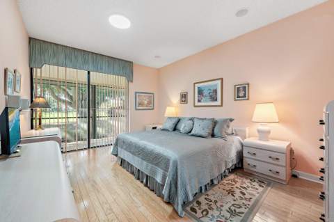 275 Old Meadow Way, Palm Beach Gardens FL - photo 17 of 38
