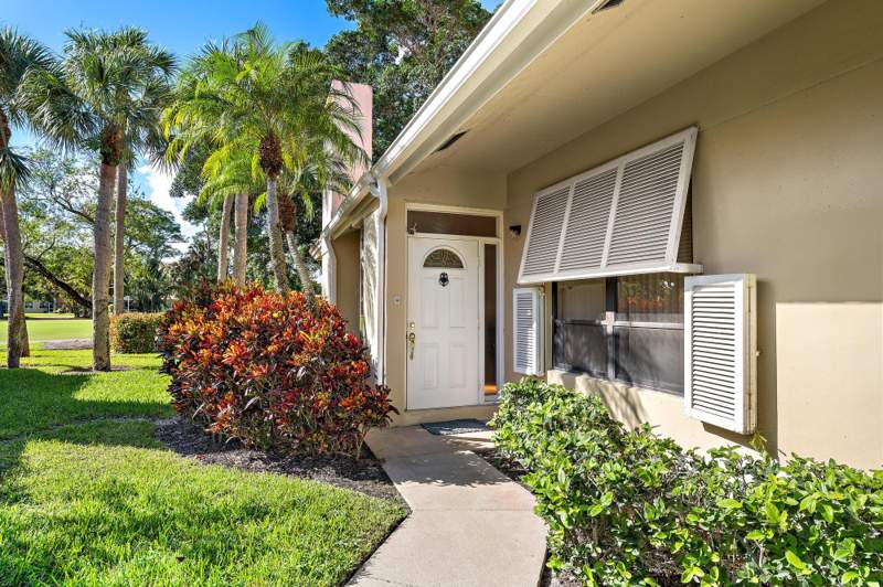 2 bedroom Townhouse at 275 Old Meadow Way, Patio Homes of PGA National, Palm Beach Gardens — photo 4