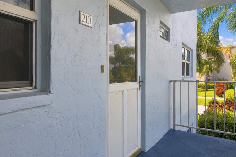 2 bedroom Condominium at 300 NE 26th Avenue #2100, Village Royale Greenhill Condo, Boynton Beach — photo 2