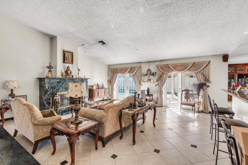 5 bedroom Single Family Residence at 7000 NW 49th Street, Boulevard Woods North, Lauderhill — photo 3