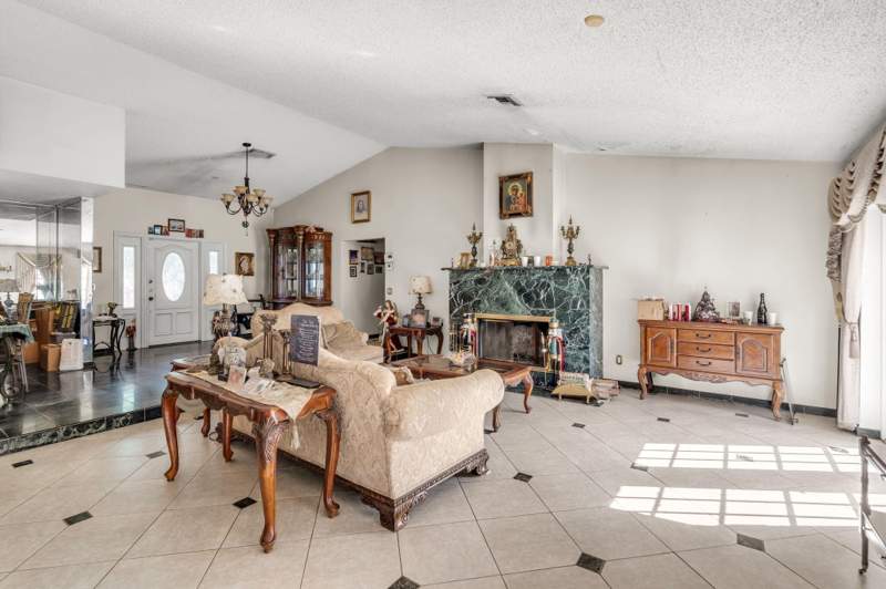 5 bedroom Single Family Residence at 7000 NW 49th Street, Boulevard Woods North, Lauderhill — photo 4