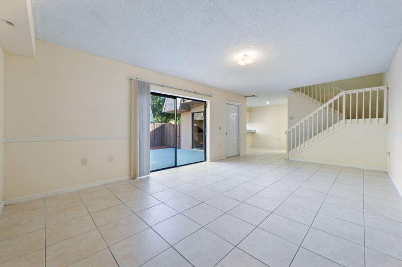 2 bedroom Townhouse at 5149 51st Way, Village Sandalwood Lakes South, West Palm Beach — photo 4