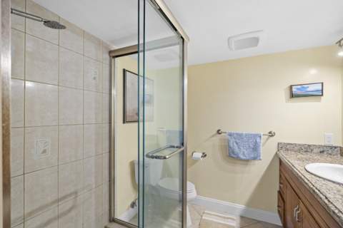 1161 Hillsboro Mile #305, Hillsboro Beach FL - photo 15 of 36