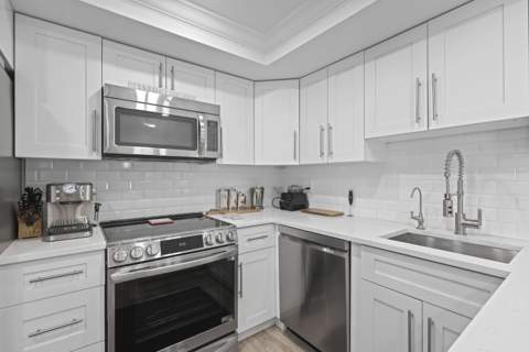 137 Clubhouse Boulevard, Atlantis FL - photo 15 of 55