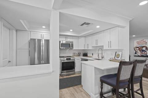 137 Clubhouse Boulevard, Atlantis FL - photo 12 of 55
