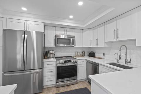 137 Clubhouse Boulevard, Atlantis FL - photo 13 of 55