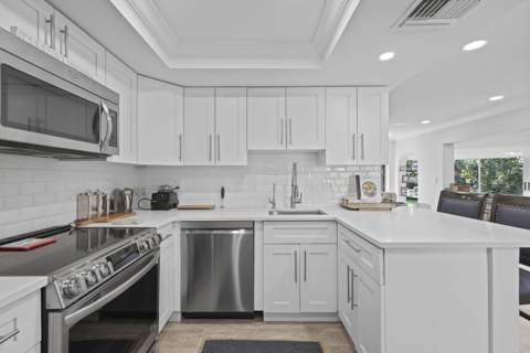 137 Clubhouse Boulevard, Atlantis FL - photo 14 of 55