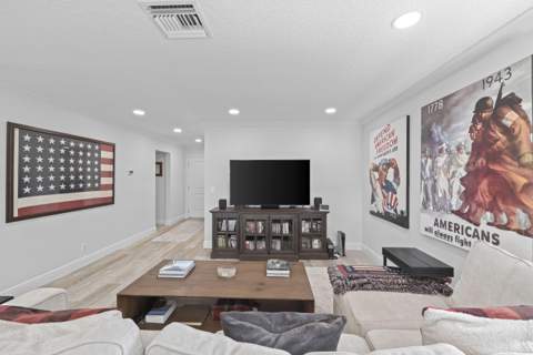 137 Clubhouse Boulevard, Atlantis FL - photo 6 of 55