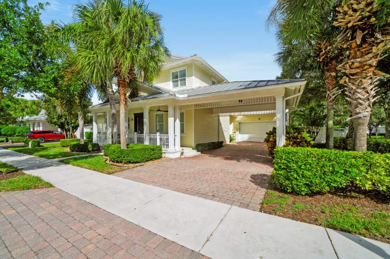5 bedroom Single Family Residence at 1031 Tiki Drive, Mallory Creek At Abacoa 2, Jupiter — photo 2