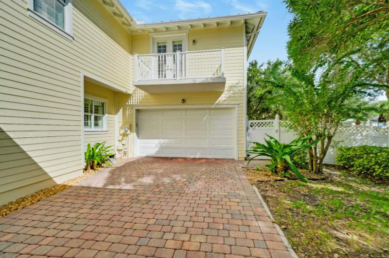 5 bedroom Single Family Residence at 1031 Tiki Drive, Mallory Creek At Abacoa 2, Jupiter — photo 4