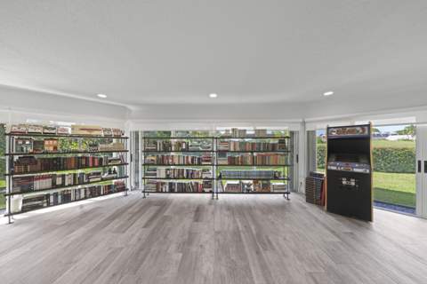 137 Clubhouse Boulevard, Atlantis FL - photo 19 of 55