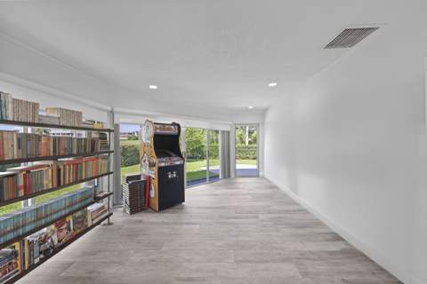 137 Clubhouse Boulevard, Atlantis FL - photo 20 of 55