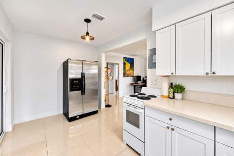 115 SE 2nd Street #1, Dania Beach FL - photo 8 of 27