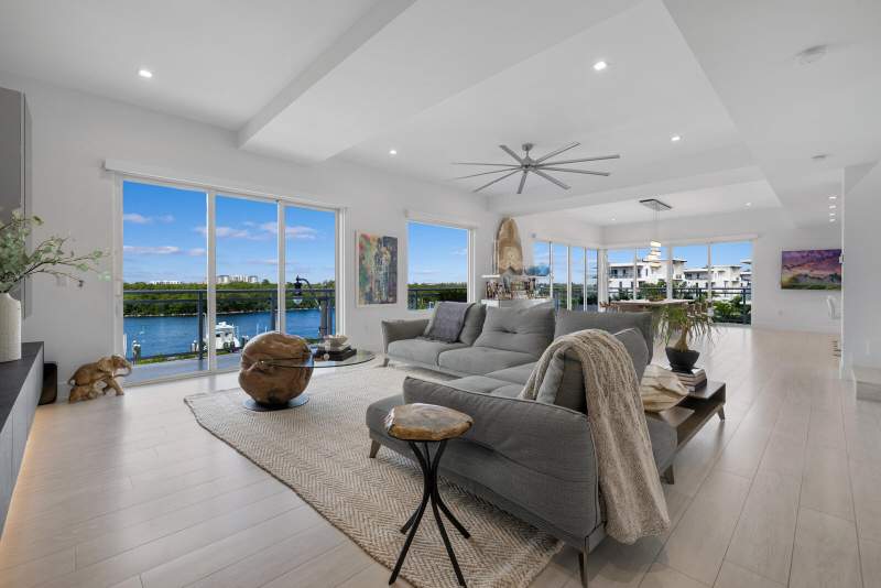 4 bedroom Single Family Residence at 350 Desoto Street, Seaside Village East Condo, Hollywood — photo 3