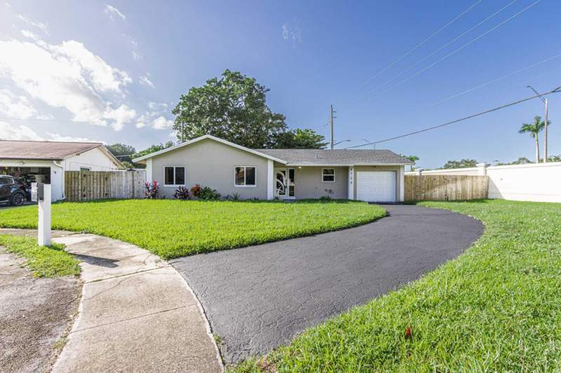 3 bedroom Single Family Residence at 8720 NW 46th Street, City Of Lauderhill Sec 1, Lauderhill — photo 4
