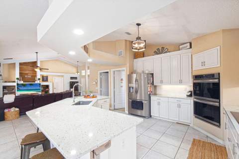 194 SW Voltair Terrace, Port St. Lucie FL - photo 11 of 36