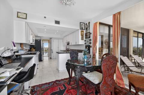 2427 Presidential Way #803, West Palm Beach FL - photo 14 of 31