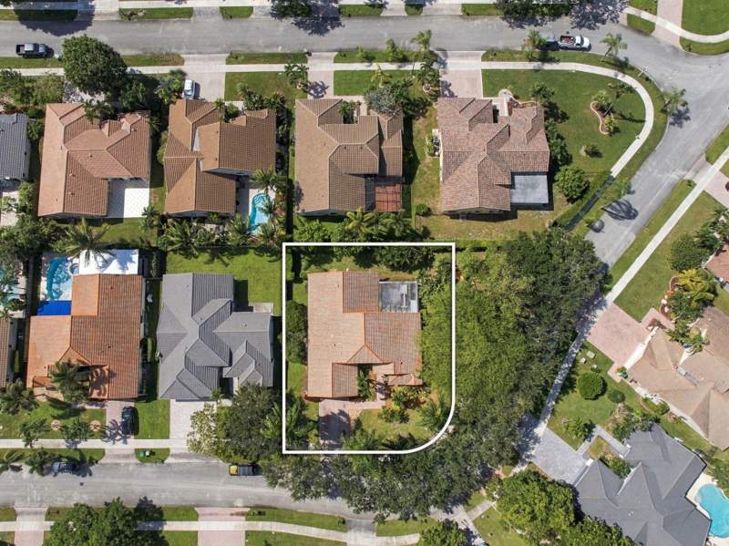 4 bedroom Single Family Residence at 3183 Ridge Trace, Forest Ridge Single Family Vii, Davie — photo 2