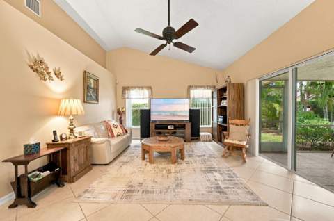 3183 Ridge Trace, Davie FL - photo 10 of 40