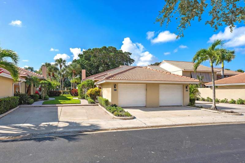 2 bedroom Townhouse at 275 Old Meadow Way, Patio Homes of PGA National, Palm Beach Gardens — photo 3
